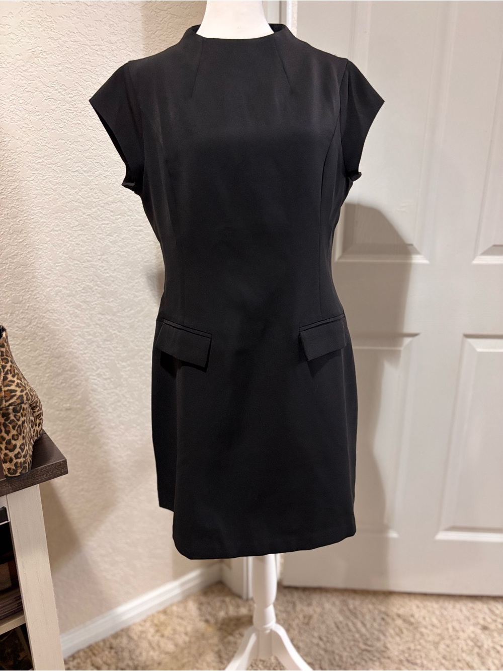 Commense Black Cap-Sleeve Mini Shift Dress